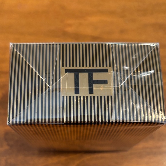 New in Package 1.7 ounce Tom Ford Noir Extreme Parfum in Black and Silver - Picture 2 of 7